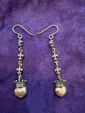 Queen Baby fleur-de-lis crowned heart dangle earrings